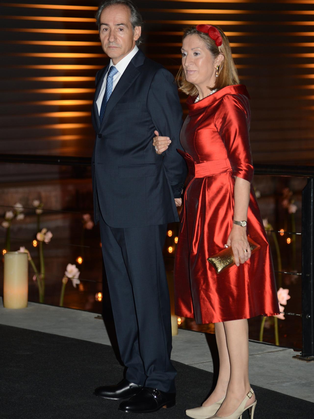 Ana Pastor y José Benito Suárez, en la boda de Anna Brufau hace tres años.
