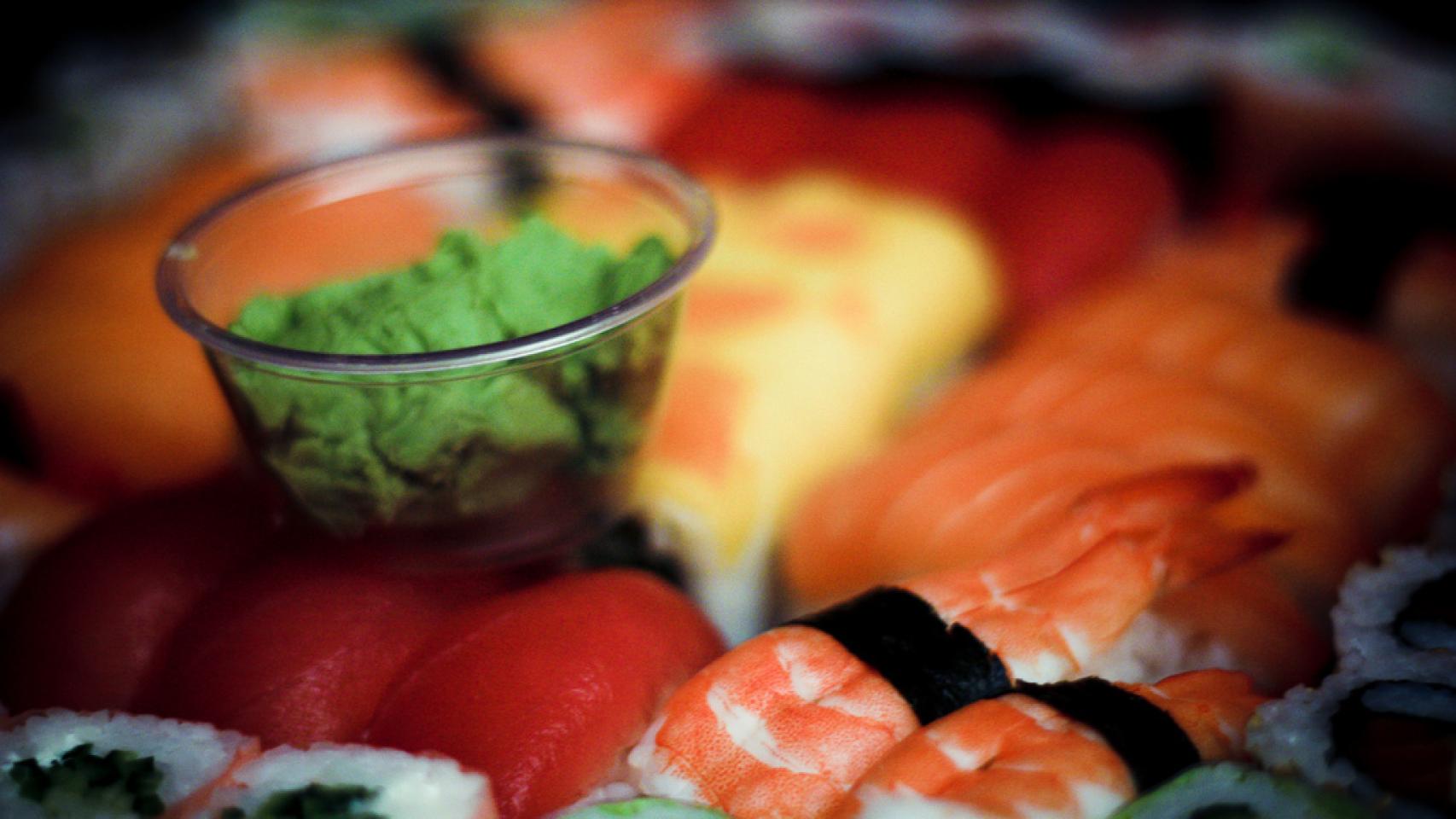 Esta plastilina verde es el wasabi a base de rábano que suele consumirse.