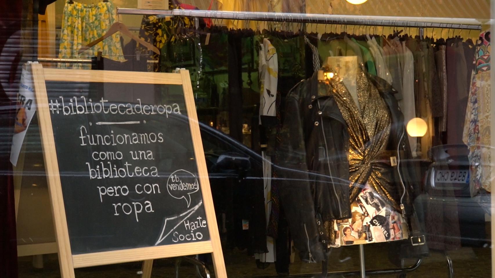 La tienda se encuentra en la Calle Santa Ana.