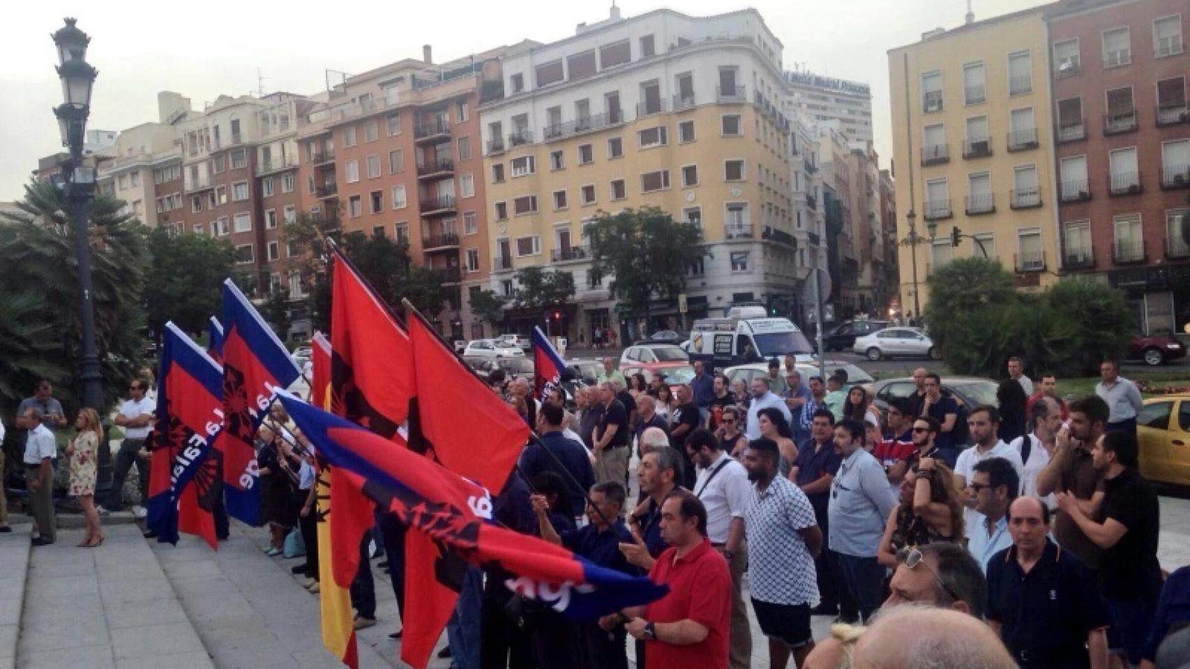 Unos 200 falangistas en el Templo de Debod el pasado martes.