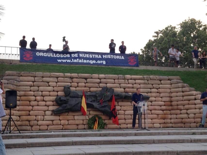 Un sindicalista afín a la Falange durante su intervención.