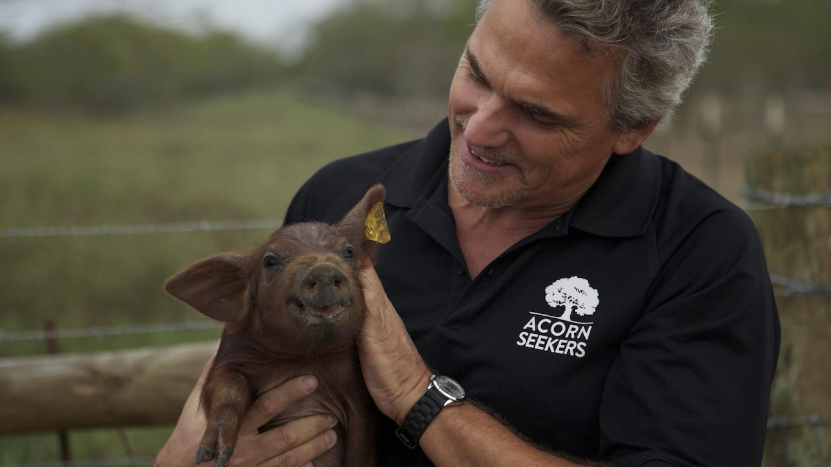 Manuel y Sergio (imagen) han creado Acornseeker, una empresa en Texas que produce jamón ibérico.
