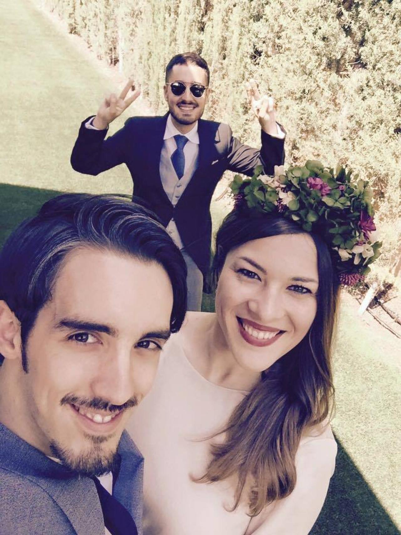 Fuensanta y su pareja, durante una boda.