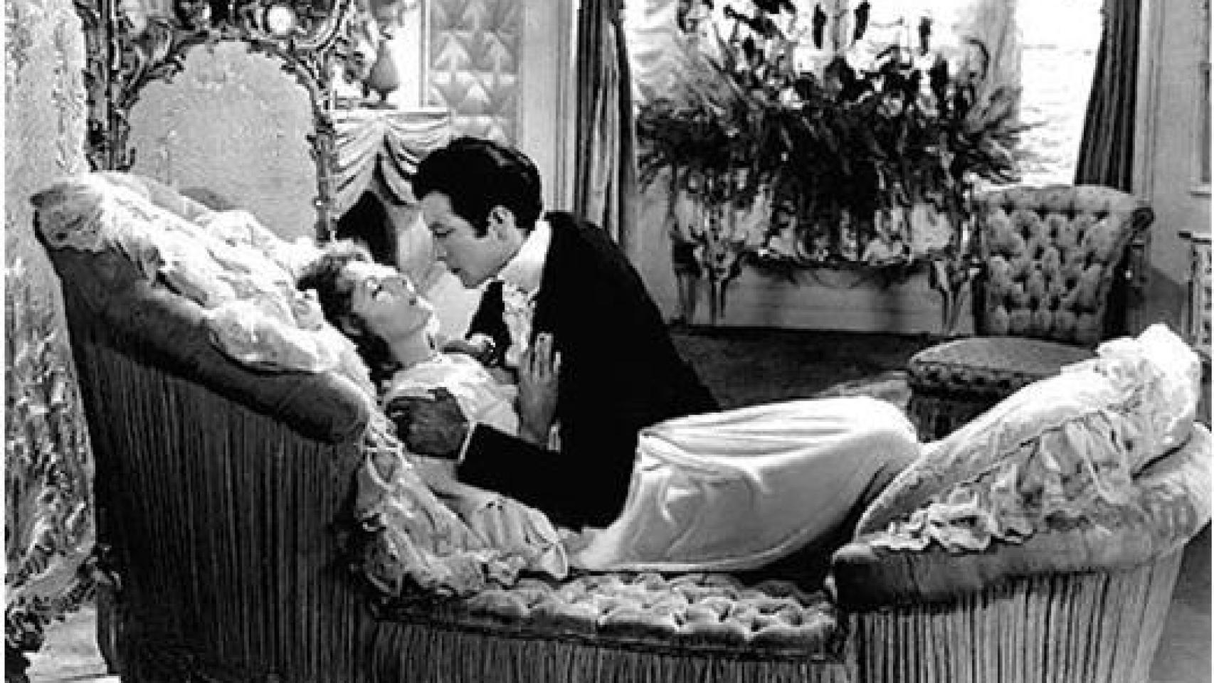 Fotograma de la adaptación de La dama de las camelias.