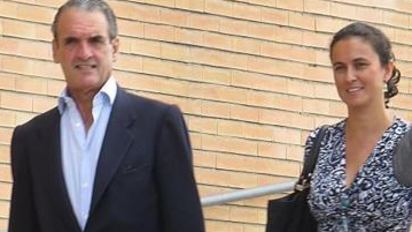 Mario Conde y María Pérez Ugena.