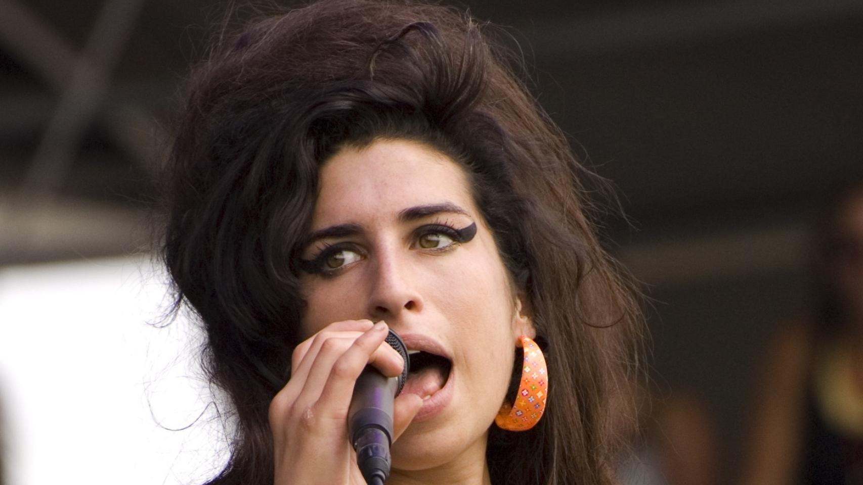 Amy Winehouse en el Virgin Festival en 2007.