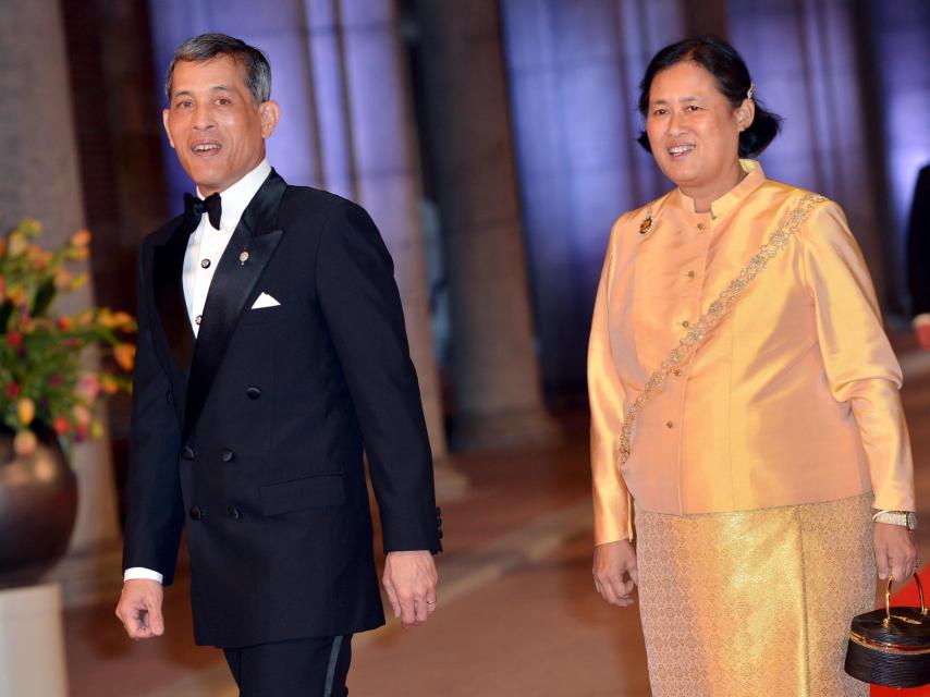 El heredero al trono y su hermana Srindhorm