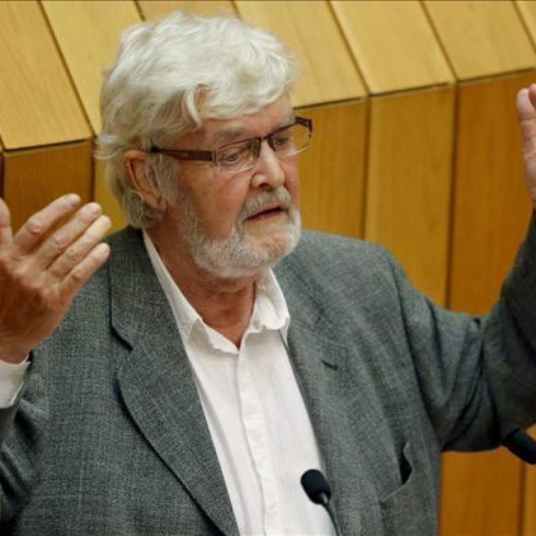 Xosé Manuel Beiras, en uno de sus discursos en el Parlamento Gallego