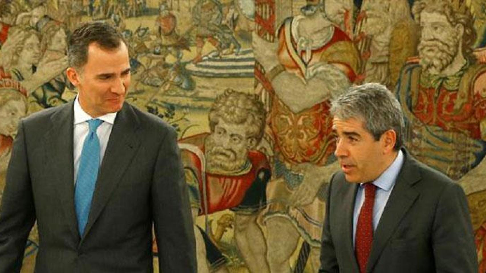 Francesc Homs saluda a Felipe VI en la Zarzuela.