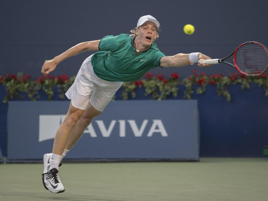 Denis Shapovalov en un lance en el partido ante Kyrgios.