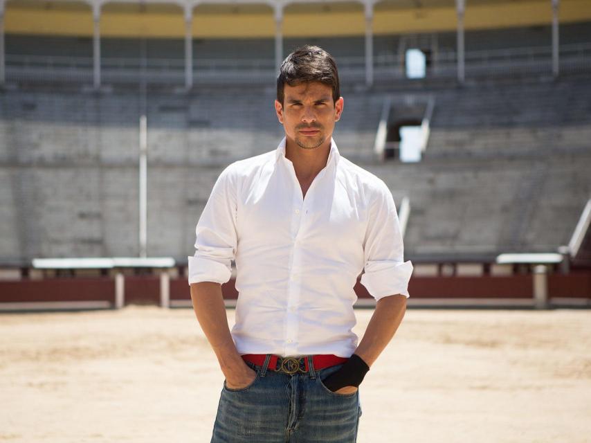 Manzanares posa en el ruedo de Las Ventas.