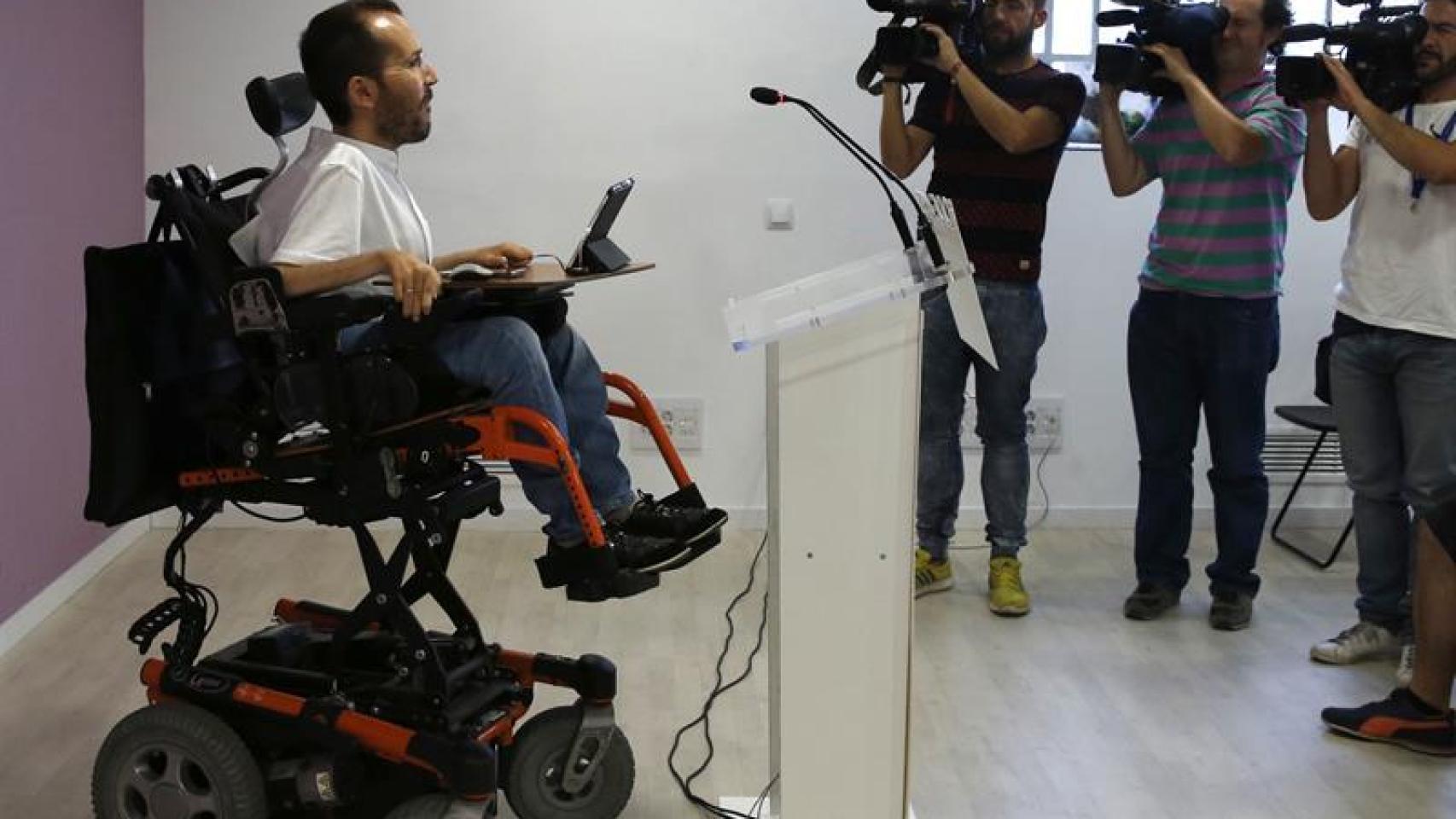 Rueda de prensa de Pablo Echenique/ Ballesteros/ EFE