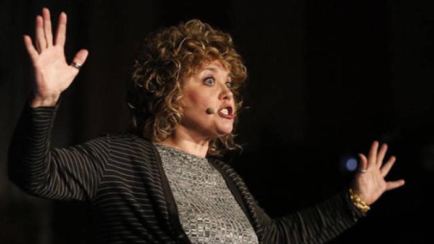 Dolors Miquel durante su actuación en los Premios Ciudad de Barcelona.