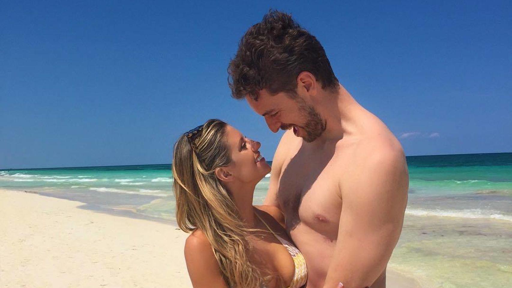 El deportista no pierde ocasión para ver a su nueva novia.