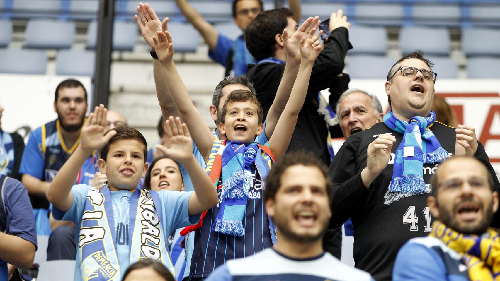 Los aficionados del Estudiantes en el último partido liguero.