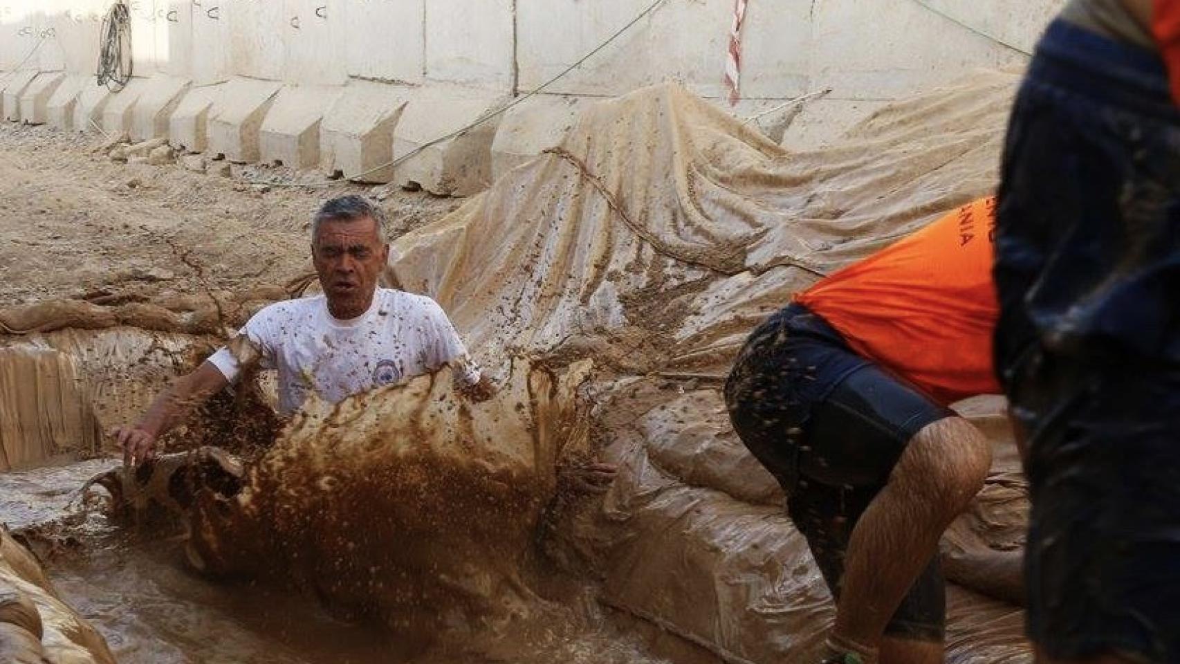El JEMAD, almirante general Fernando García Sánchez, en la Spartan Race.