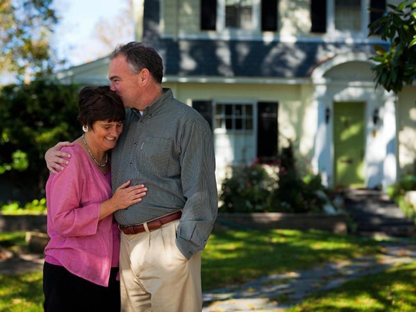 La pareja, en un romántico posado.