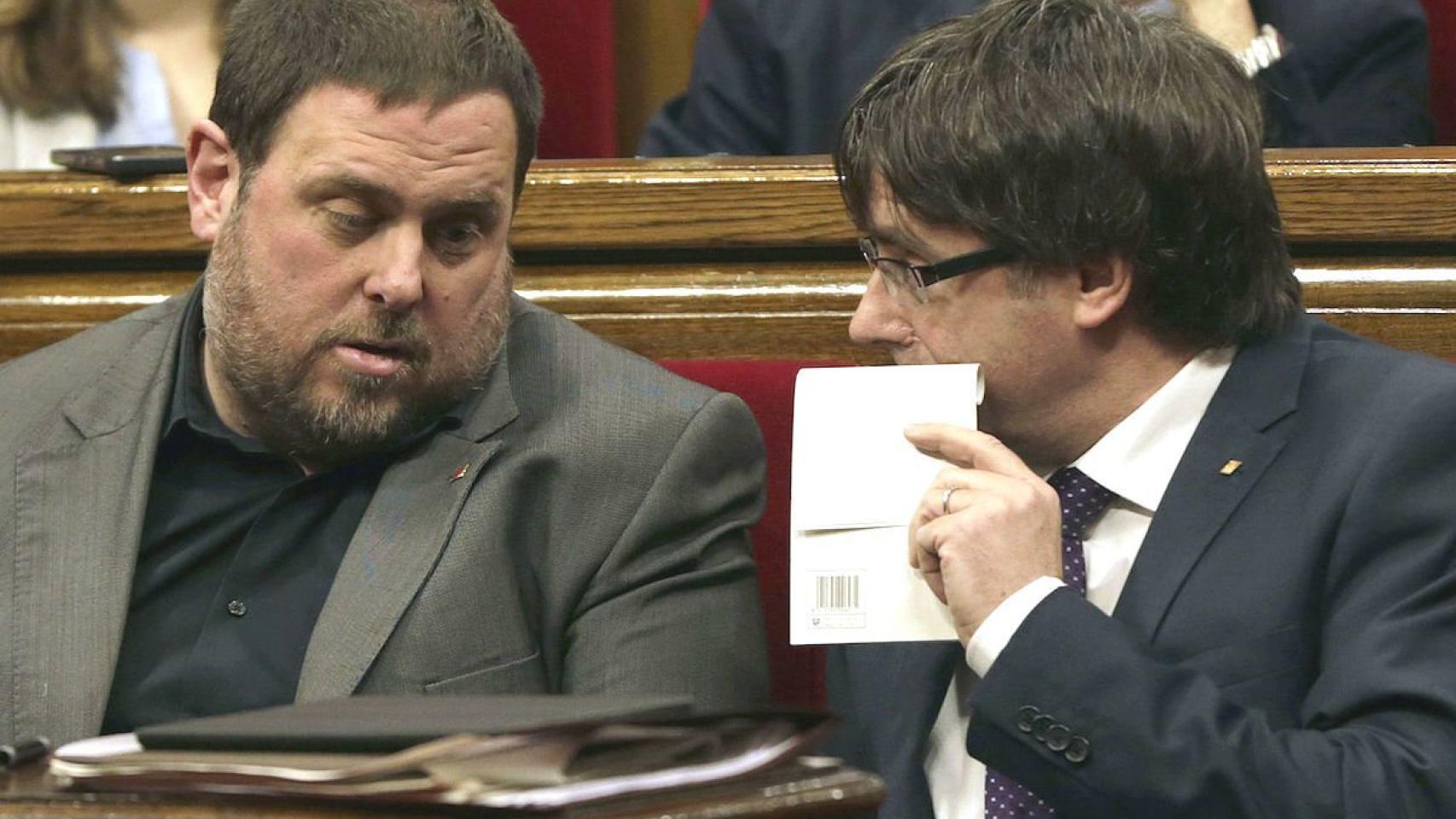 Junqueras y Puigdemont, en el Parlament.