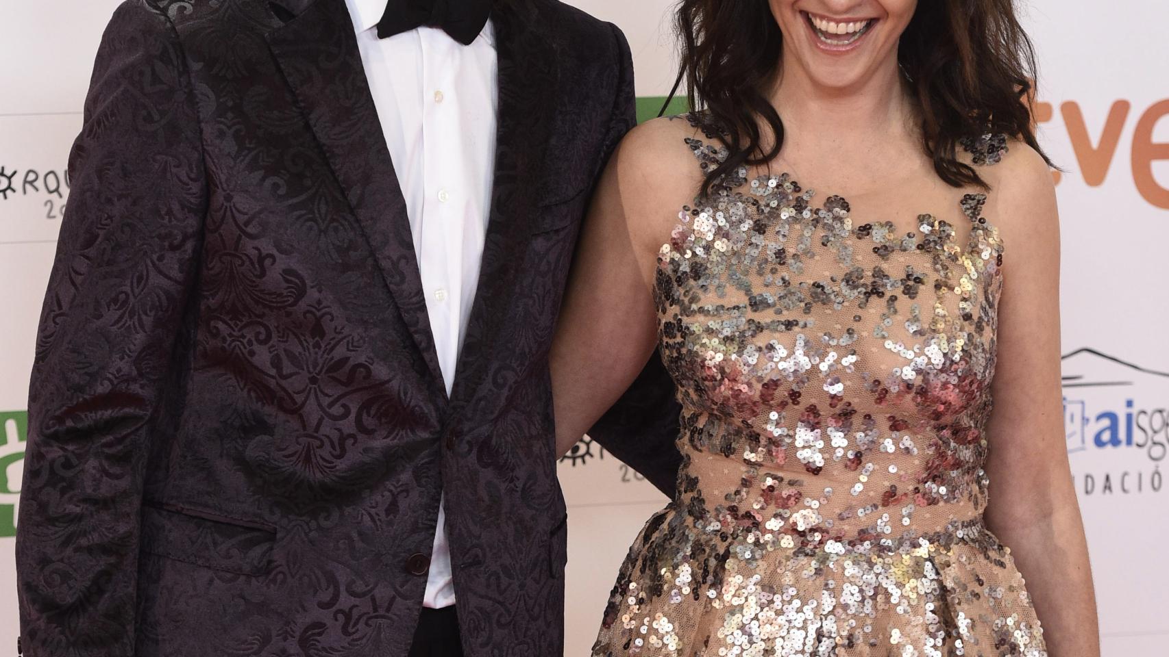 Melani Olivares y Gorka González felices ante su boda este fin de semana.