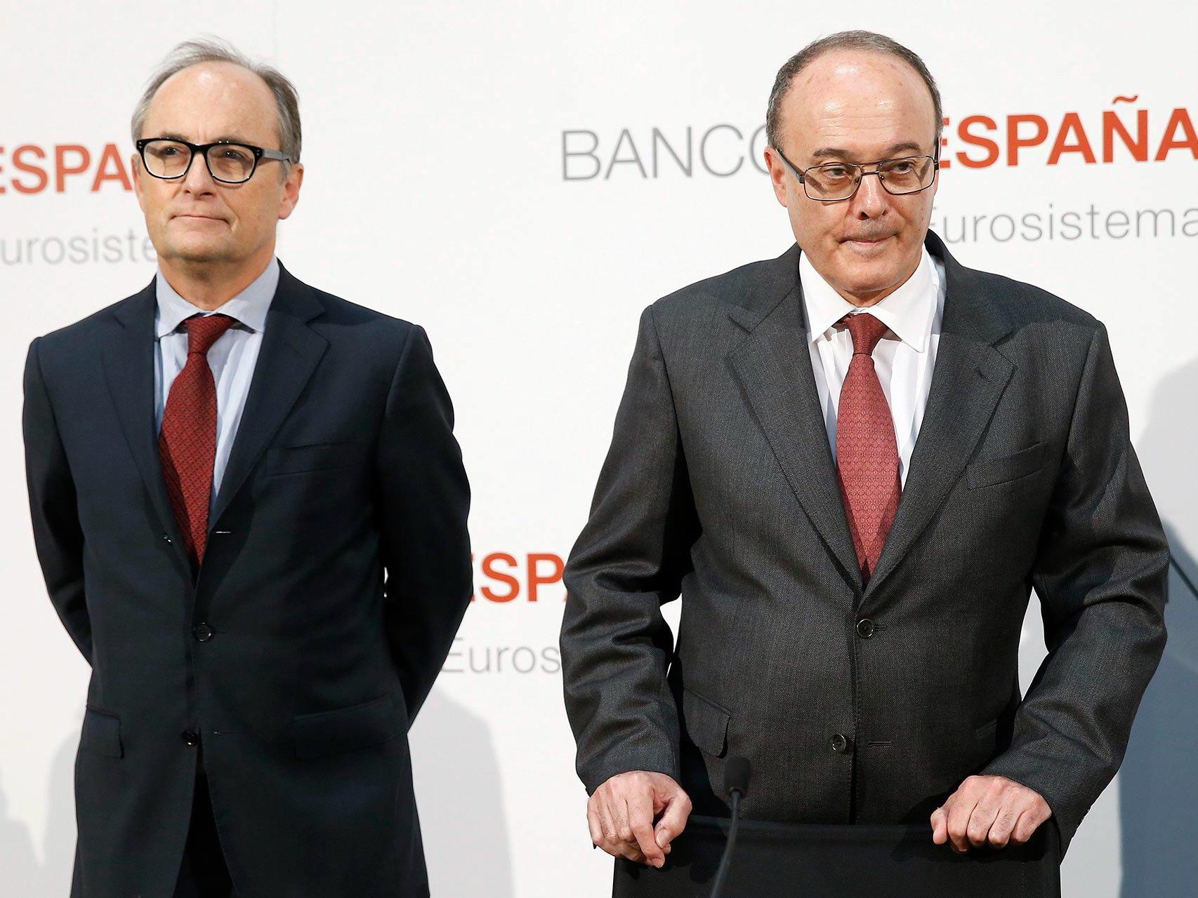 Fernando Restoy (i), junto al gobernador Linde.