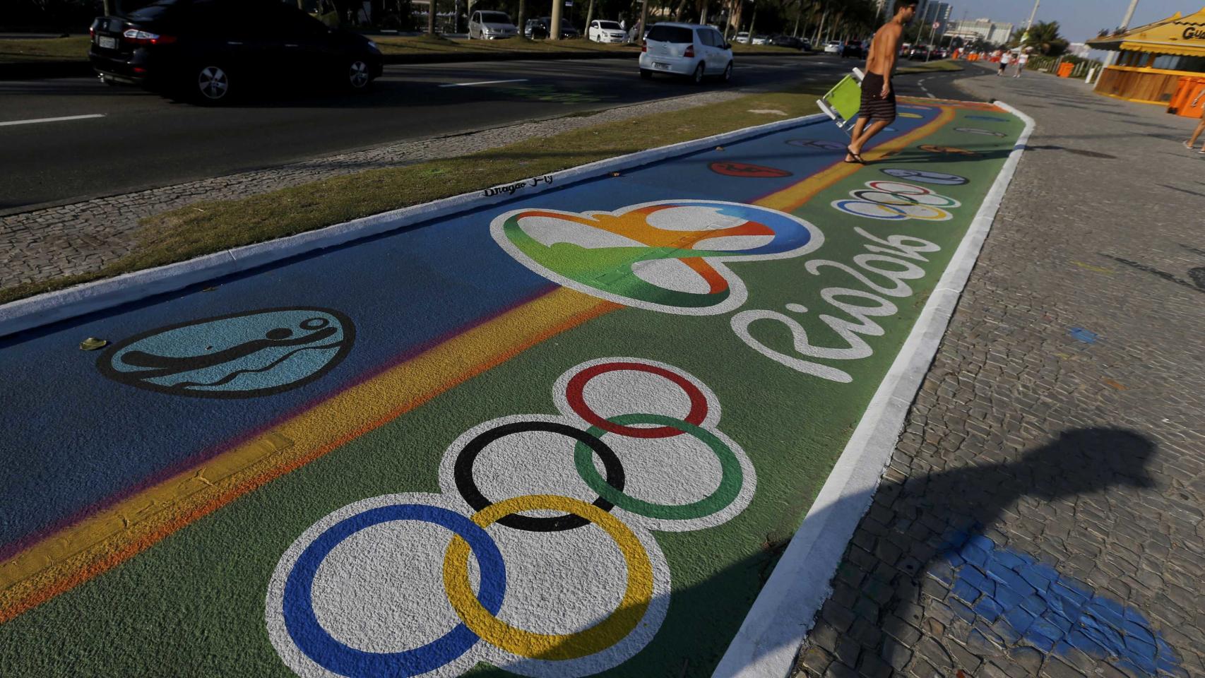 Carril bici de Río decorado con los colores de Río 2016.