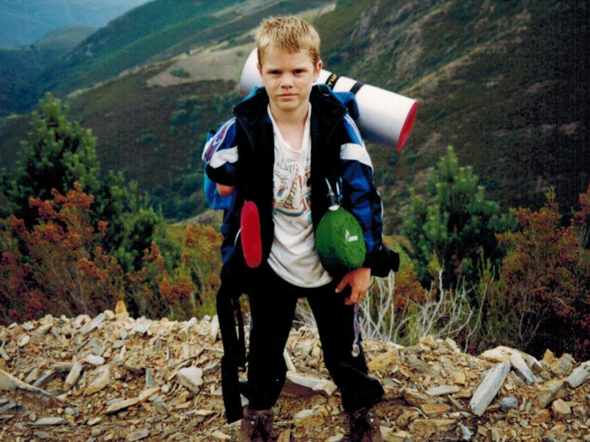 A Javier le faltan tres cuartas partes del brazo derecho desde que nació.