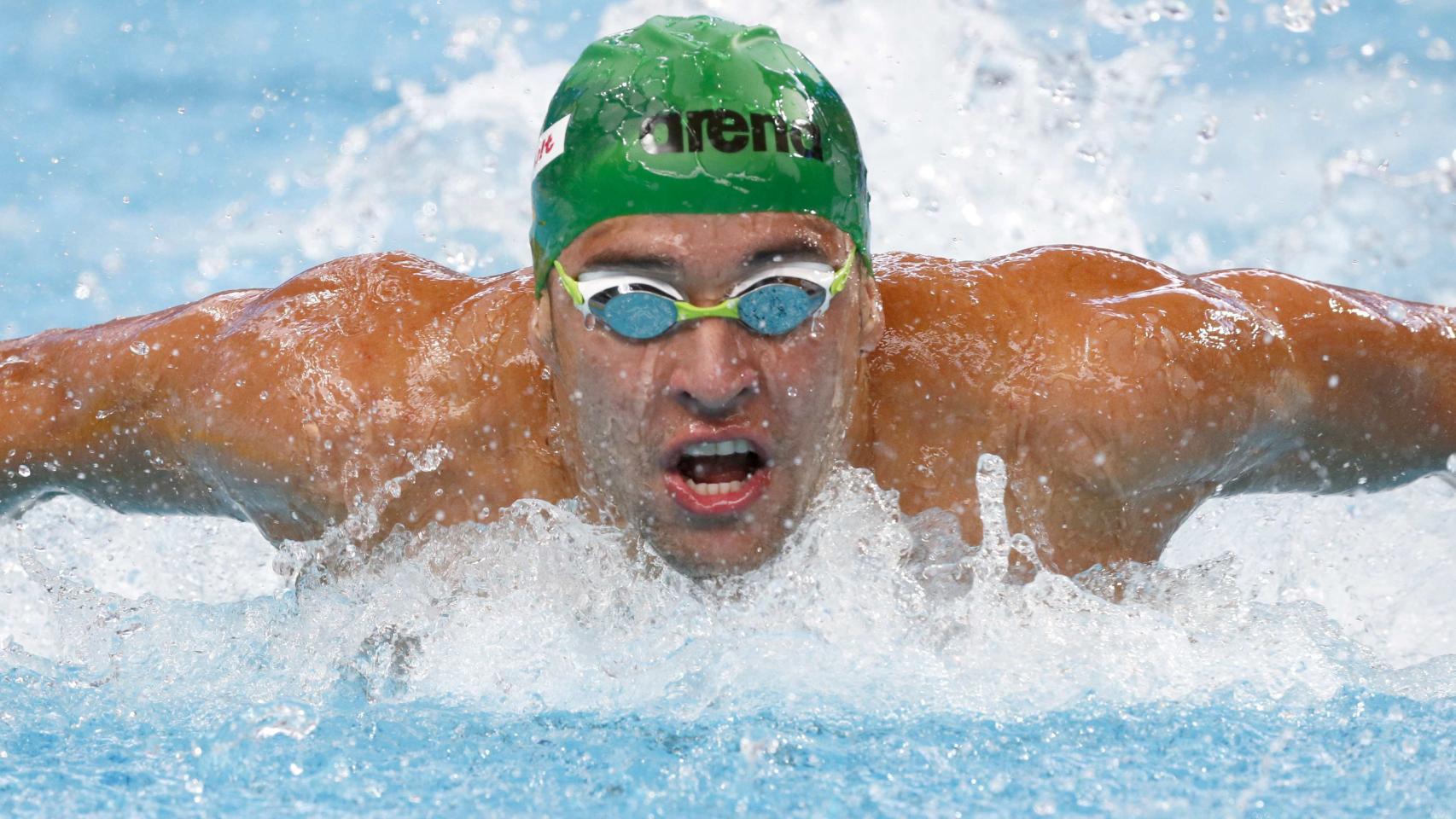 Le Clos nada en las series de los 100 metros mariposa en el Mundial de Kazán 2015.