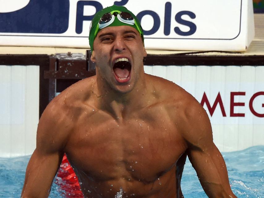 Chad Le Clos celebra con rabia una victoria.