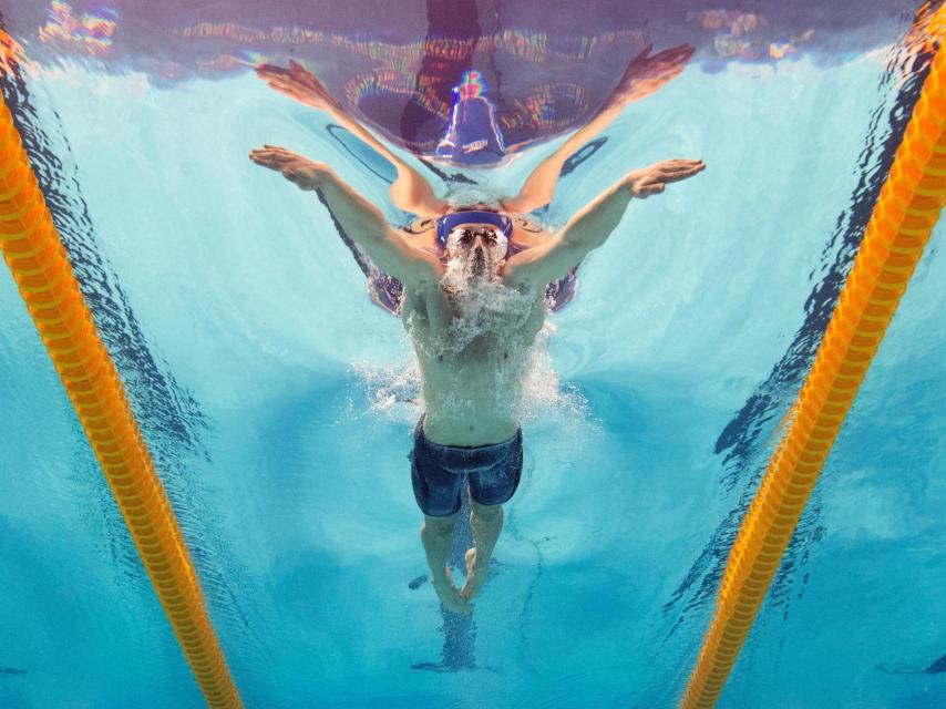 Adam Peaty durante la final de 100 metros braza de los Mundiales de Kazán 2015.