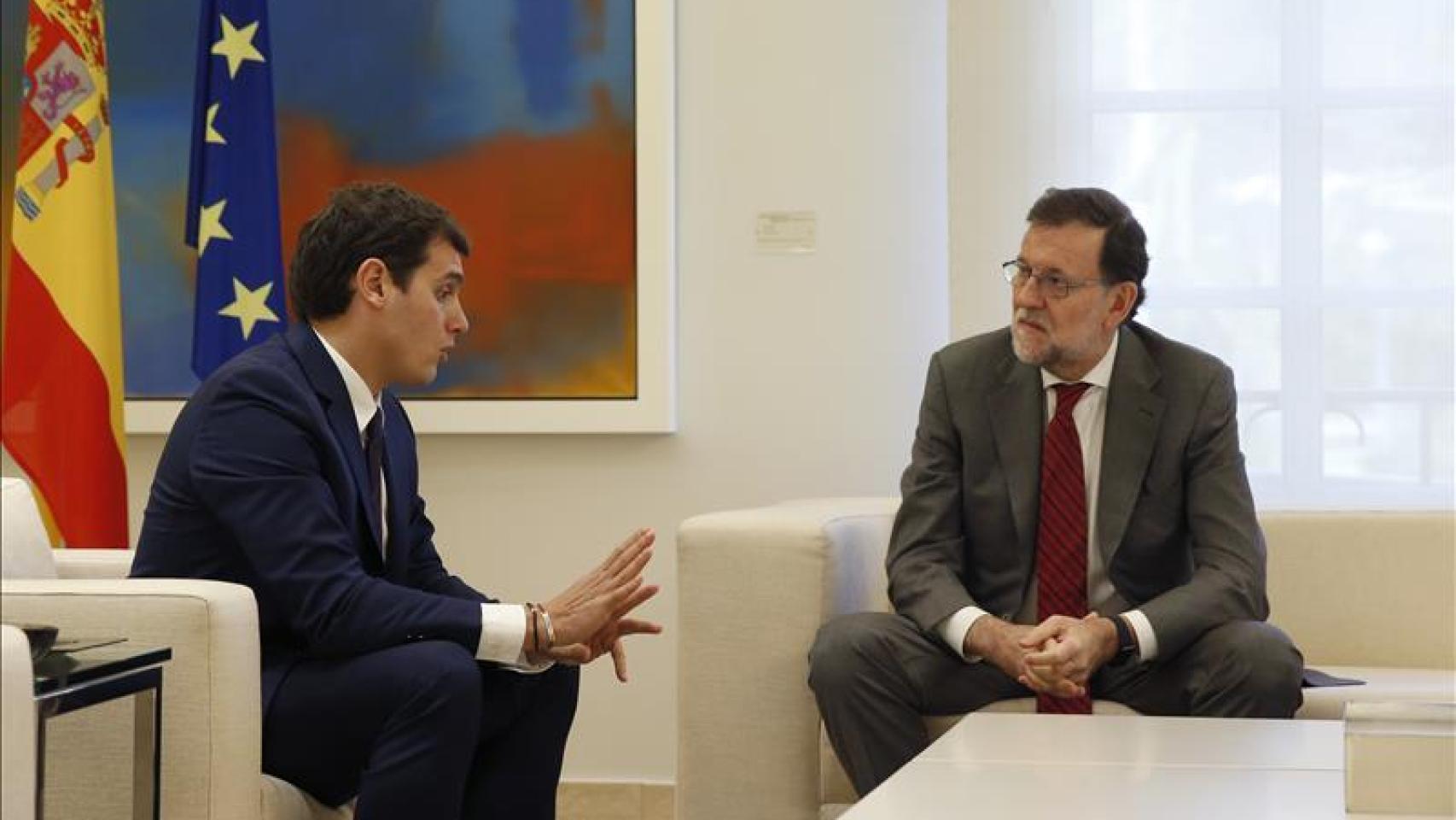 El presidente del Gobierno en funciones junto con el presidente de C´s, Albert Rivera.