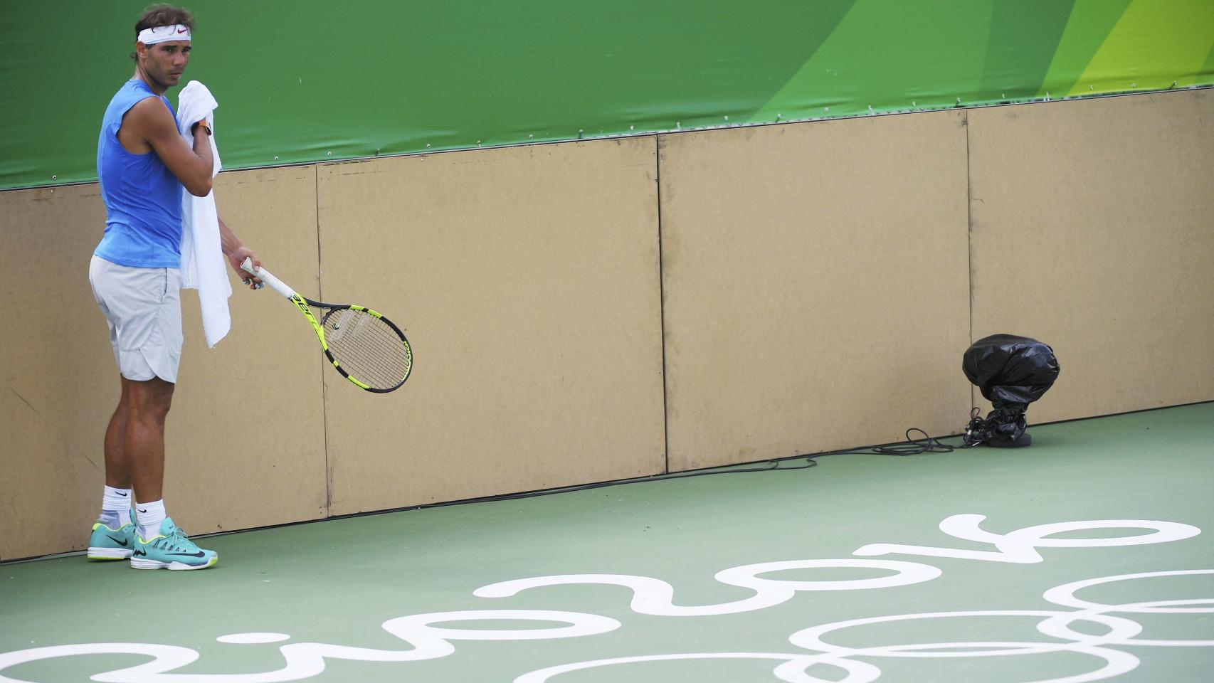 Rafa Nadal en la pista de entrenamiento de Río de Janeiro.