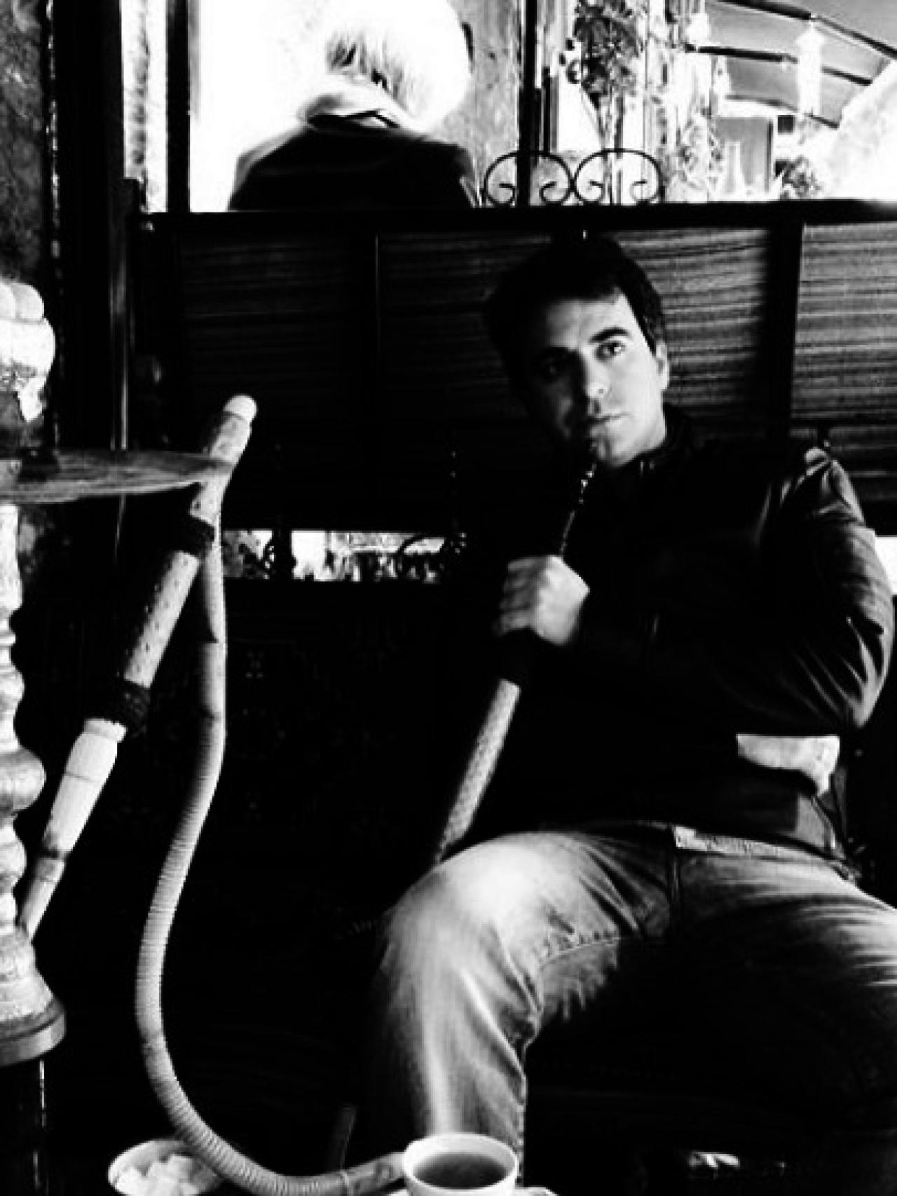 El marido de Isabel Jiménez conociendo la cultura marroquí.