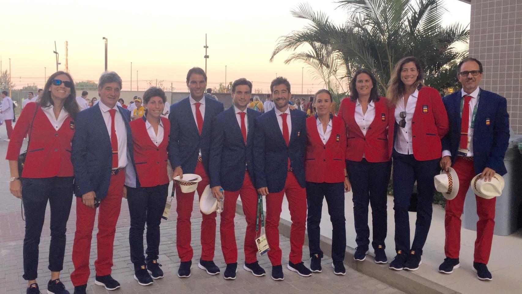 Anabel Medina junto a todo el equipo.