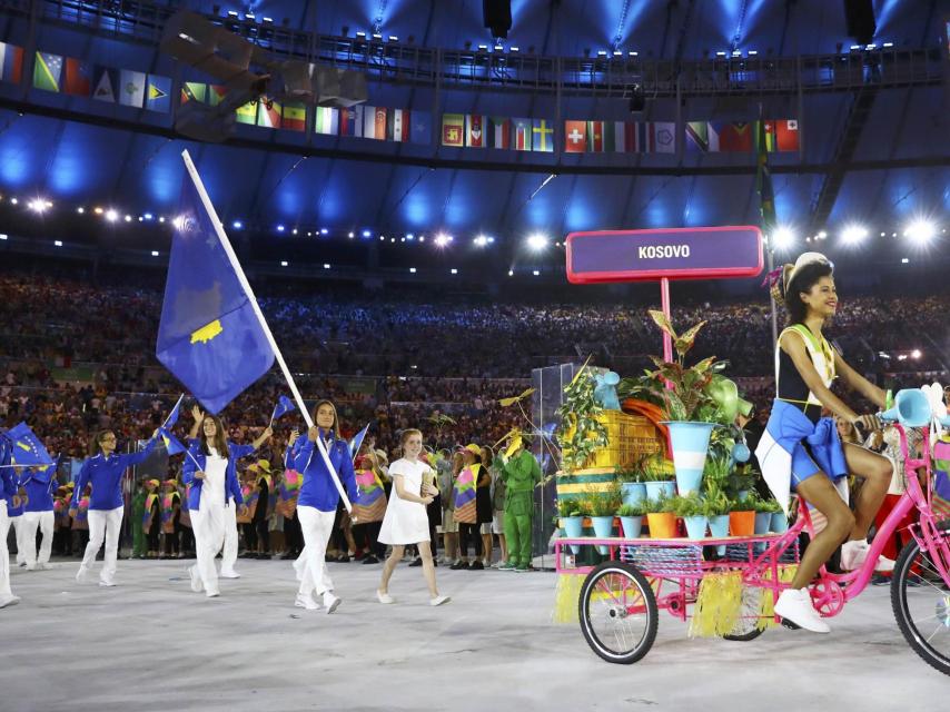Kosovo desfila en el estadio de Maracaná.