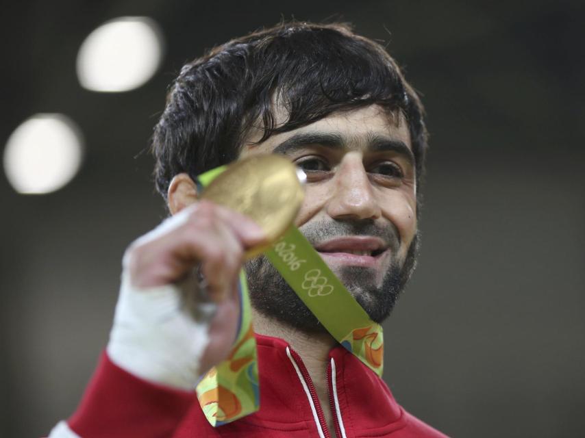 Beslan Mudranov tras ganar el oro.