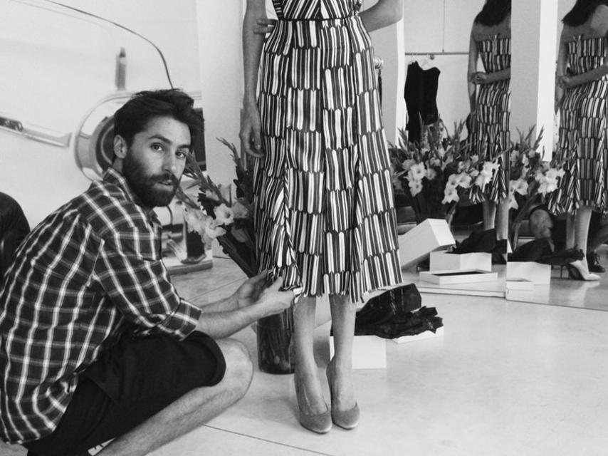 El diseñador alicantino, en su atelier.