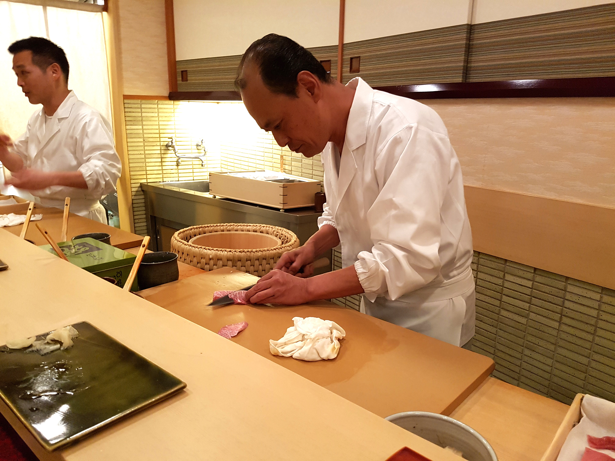 jiro_sushi_Sukiyabashi_01