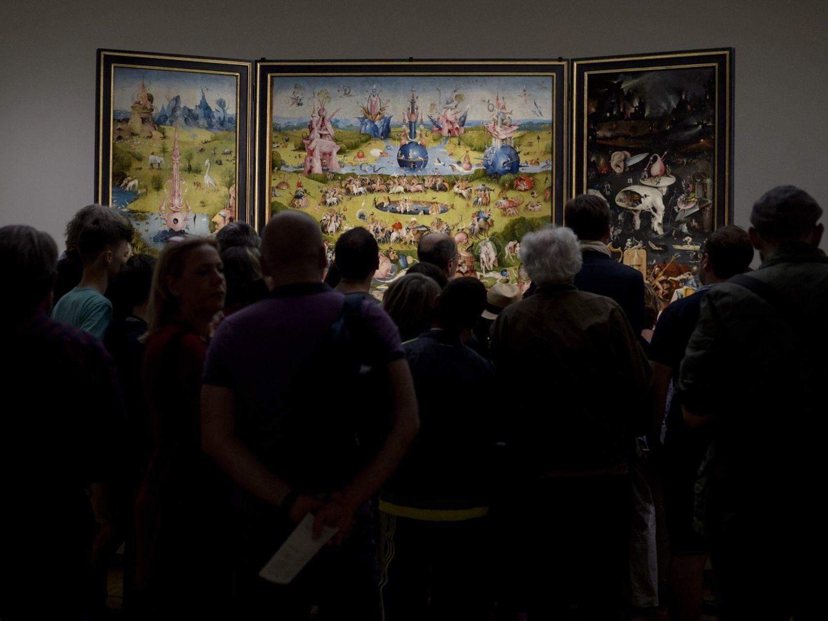 El grupo delante de El jardín de las delicias.