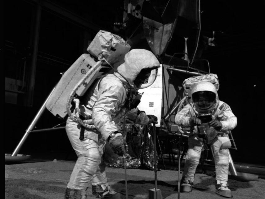 Muchos creen que la llegada a la Luna fue un montaje.