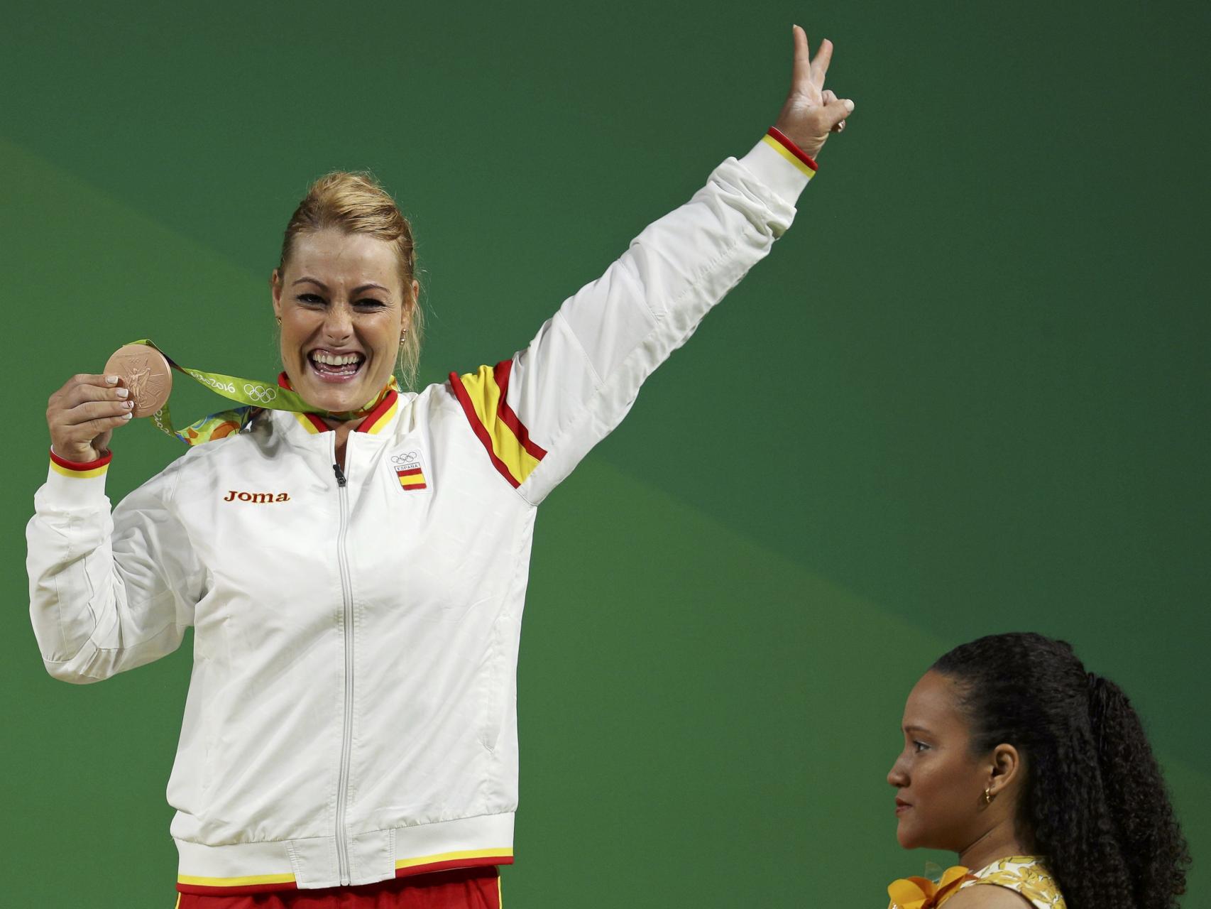 Lidia Valentín celebra el bronce.
