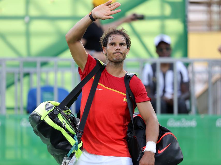 Rafa Nadal se despide tras su partido en Río.