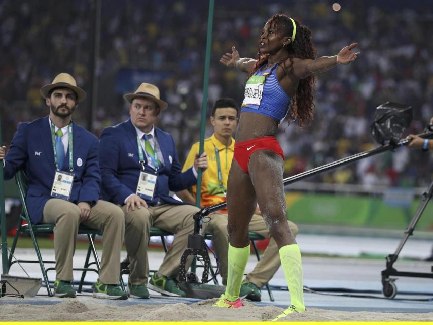 Caterina Ibargüen celebra su salto de 15,17.