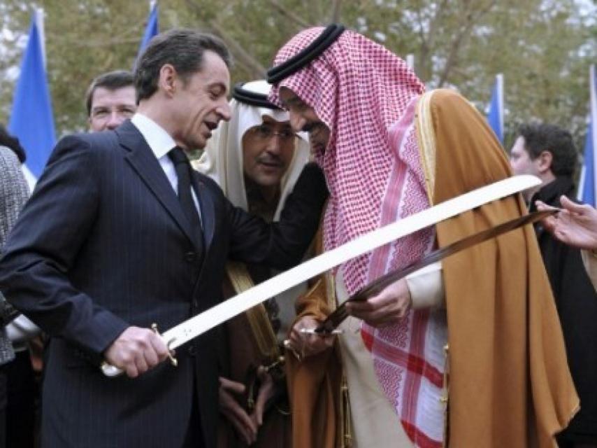 El rey Salman junto a Sarcozy.