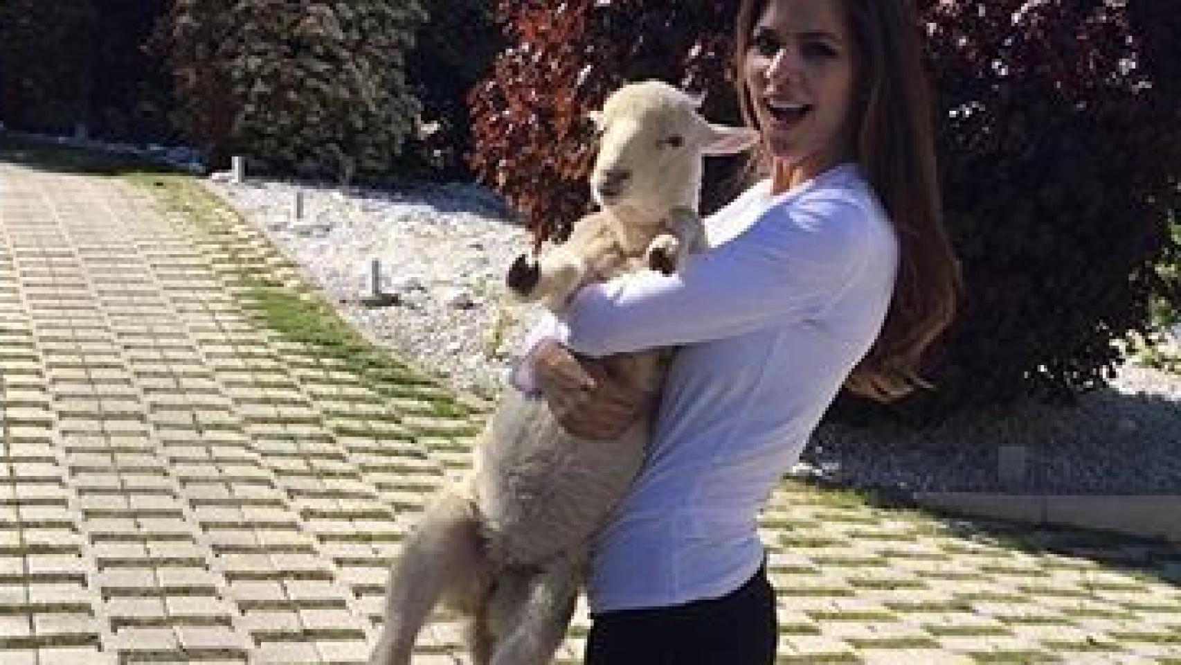 La oveja de Belluscio, la cerda de Pataky... y otras mascotas insólitas de los famosos