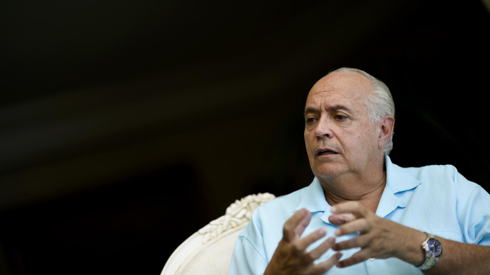 José Luis Moreno trabaja en la creación de Reinas.