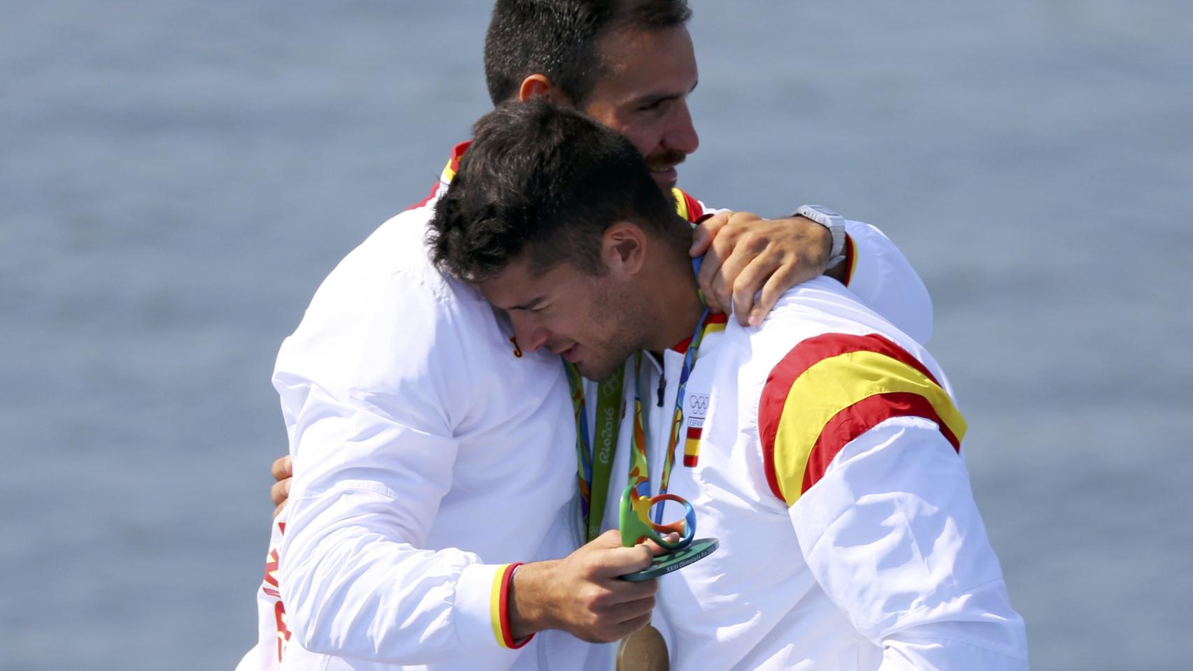 Craviotto y Toro celebran el oro en K2.