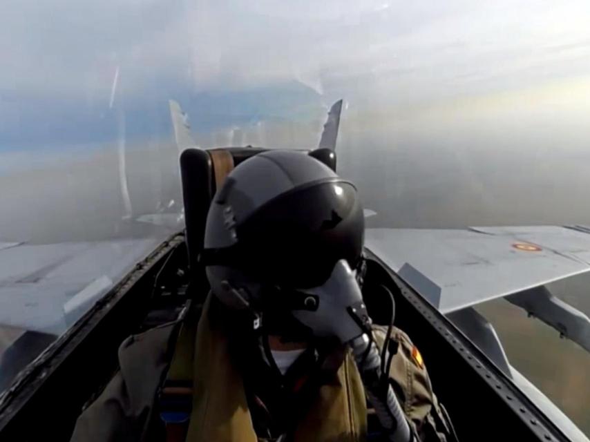 Piloto de un caza F-18 del Ala 12, del Ejército del Aire.