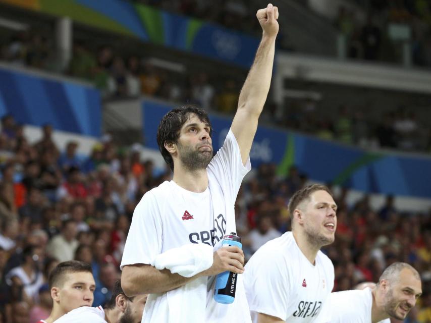 Teodosic celebra una canasta de Serbia.