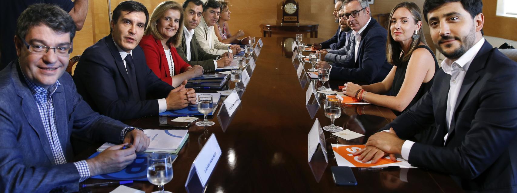 Los equipos negociadores mantuvieron su primera reunión este viernes.