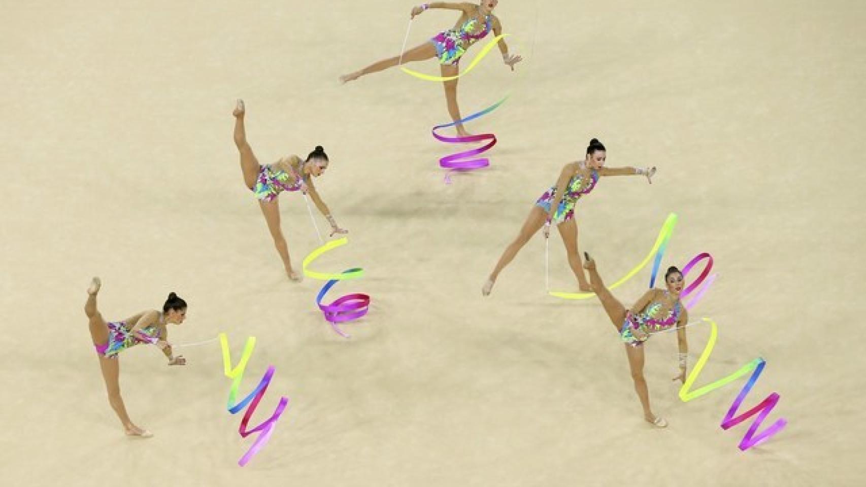 Las españolas durante su actuación.